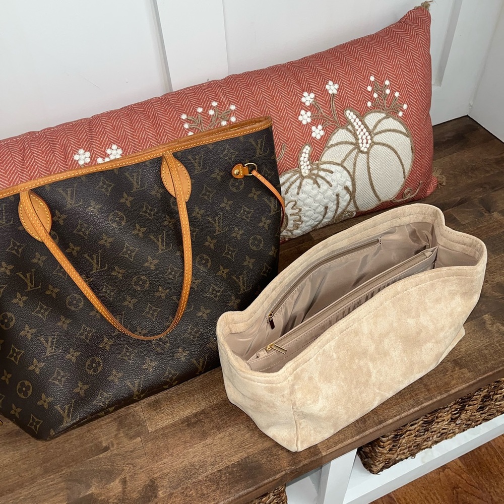 Louis Vuitton Monogram Neverfull MM - Picture 13 of 14